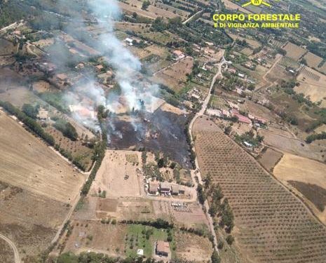 Oggi, in Sardegna, 3 incendi hanno richiesto l’intervento del mezzo aereo del Corpo forestale