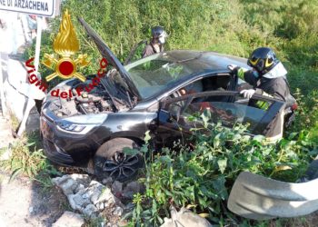 Arzachena: incidente stradale nei pressi di Cala Bitta, ferite tre persone