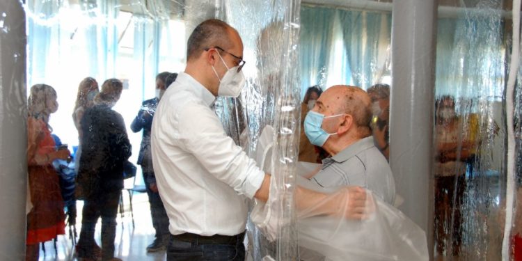 Cagliari: a Terramaini arriva la stanza degli abbracci