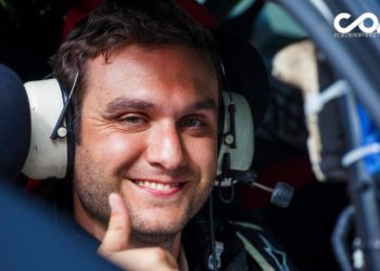 Il co-pilota Fabio Salis allo start del Rally Italia Sardegna valido come prova del Campionato del Mondo Rally