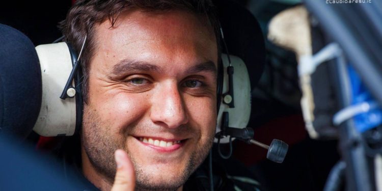 Il co-pilota Fabio Salis allo start del Rally Italia Sardegna valido come prova del Campionato del Mondo Rally