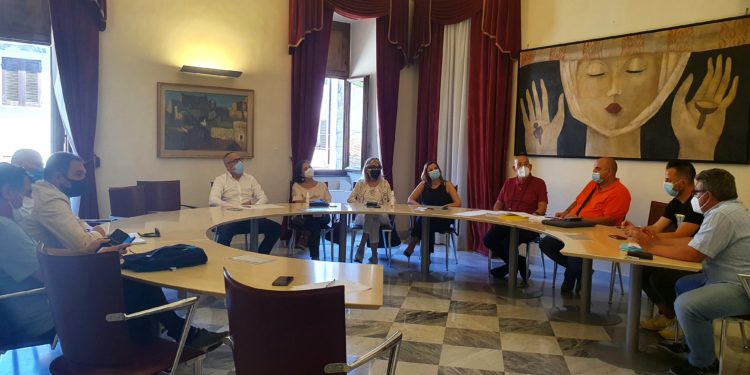 Sassari, raccolta dei rifiuti: nuovo incontro tra Comune, sindacati e gestore del servizio