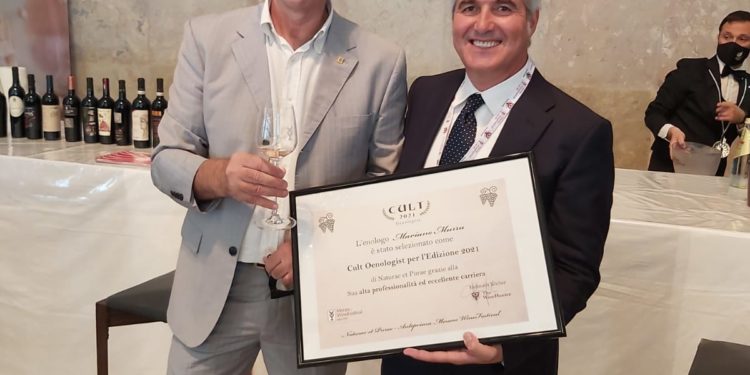 La Sardegna ancora sul podio nazionale! Mariano Murru, direttore tecnico di Argiolas, è stato premiato come “Enologo Cult 2021”, all’anteprima del Merano Wine Festiva