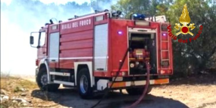 Incendi di vegetazione nell’hinterland di Cagliari e Provincia