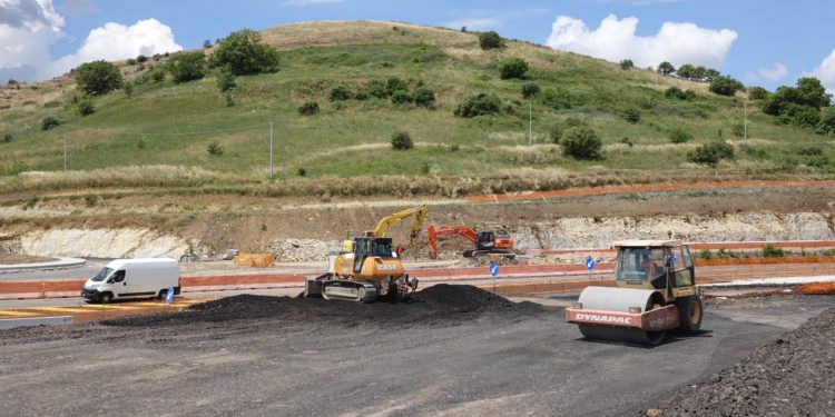 È prevista per lunedì prossimo, 14 giugno 2021, la ripresa a pieno ritmo dei lavori di ammodernamento di 9 km di strada tra Nuraminis e Villagreca