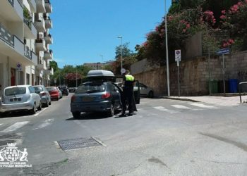 Cagliari: incidente stradale nel quartiere La Vega, investita una ventenne