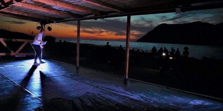 Danza in Sardegna, prima nazionale a sorpresa dei Borderline sul tramonto di Porto Ferro