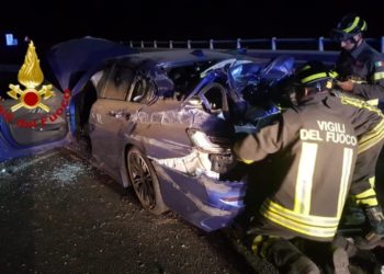 Oristano: incidente stradale sulla 131, intervengono i vigili del fuoco