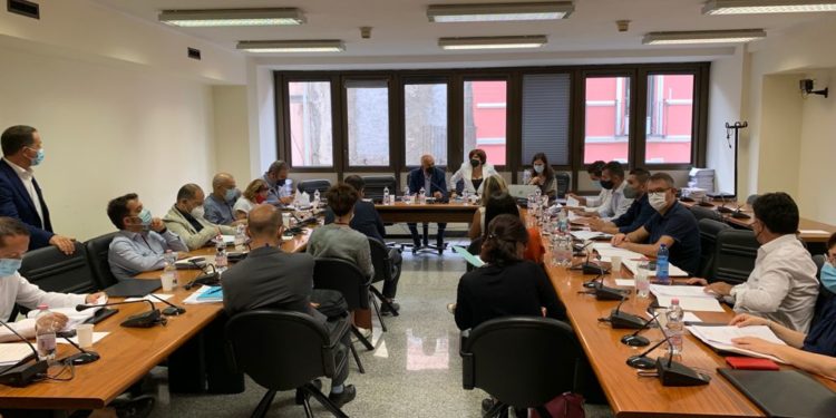 Commissione Bilancio: approvata, con l’astensione della minoranza, la riprogrammazione di fondi europei per oltre 400 milioni di euro