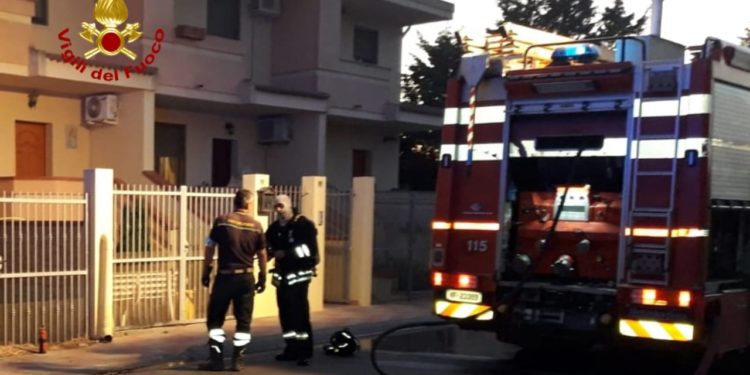 Assemini: incendio all’interno di uno scantinato, intervengono i vigili del fuoco