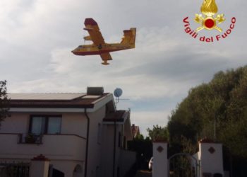 Nuoro, ieri un altro incendio ha interessato il quartiere città giardino