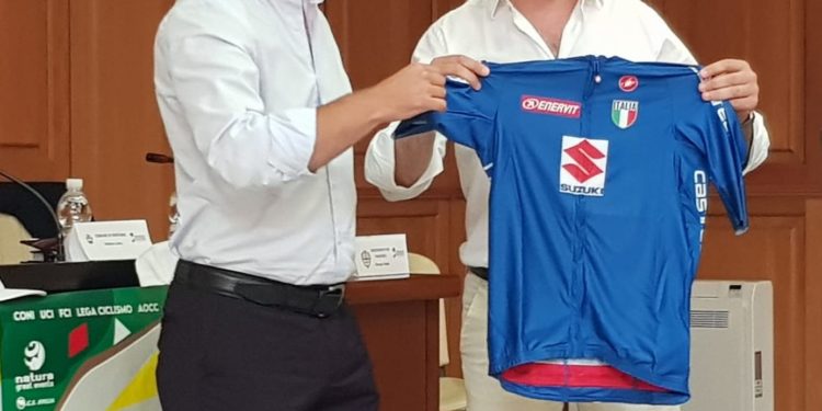 Incendio nelle campagne di Sorgono, sul posto il Corpo forestale