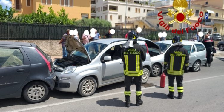 Olbia: incidente stradale in via Barcellona, intervengono i vigili del fuoco