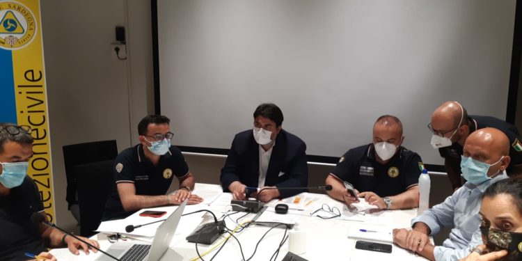 Incendi: il presidente della Regione, Christian Solinas, sta coordinando le operazioni dalla sala operativa della Protezione civile