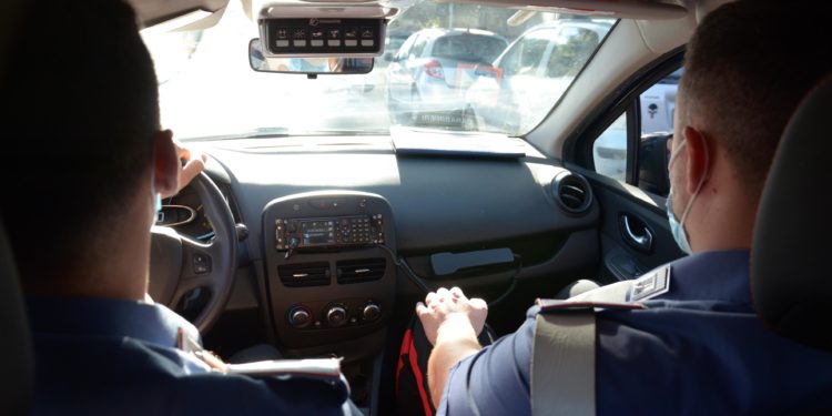 Tenta il suicidio sui binari della ferrovia di Decimonmannu, un disoccupato 24enne di Terralba è stato denunciato dai carabinieri per interruzione di pubblico servizio e resistenza