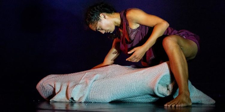 Logos/Cortoindanza: “Vicina distanza”, viaggio alla scoperta della nostra profonda complessità, in scena, domenica 22 agosto, alle 20.30, al Lazzaretto di Cagliari