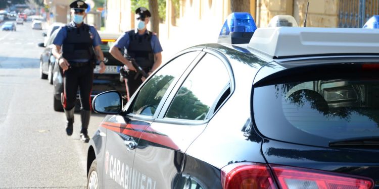 Un 36enne di Domus De Maria è stato arrestato ieri dai carabinieri della locale Stazione per violenza privata, maltrattamenti in famiglia e resistenza a pubblico ufficiale