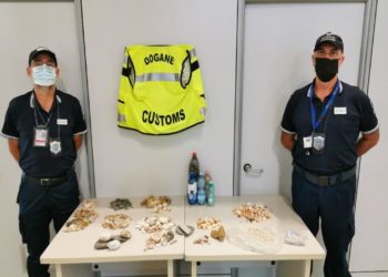 Nuovi sequestri di sabbia, ciottoli e conchiglie all’aeroporto di Alghero