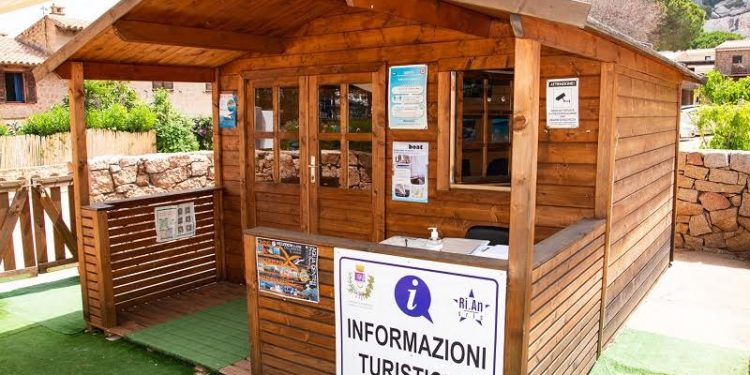 Arzachena: 5mila i fruitori dell’Info Point Commerciale a Baja Sardinia