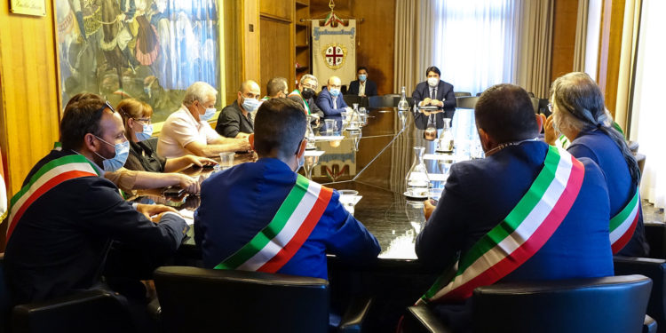 Il presidente della Regione ha incontrato i sindaci del Sarcidano per studiare strumenti utili a superare le carenze di personale nella Sanità