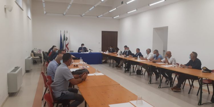 Christian Solinas ai sindaci dei Comuni colpiti dagli incendi: «La Regione al vostro fianco per ristori immediati e per la ripresa delle attività produttive»