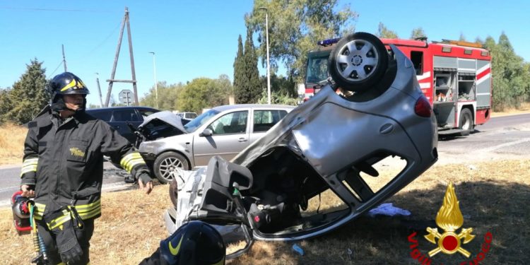 Scontro tra due auto a Quartu Sant’Elena, due feriti, uno ricoverato in ospedale in codice rosso