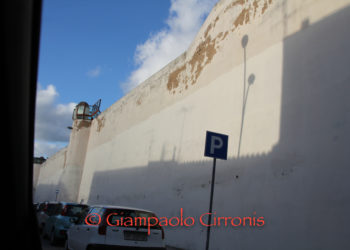 Alghero. Il Comune: «Preparare il terreno per il prossimo appalto per la raccolta dei rifiuti delle utenze commerciali»