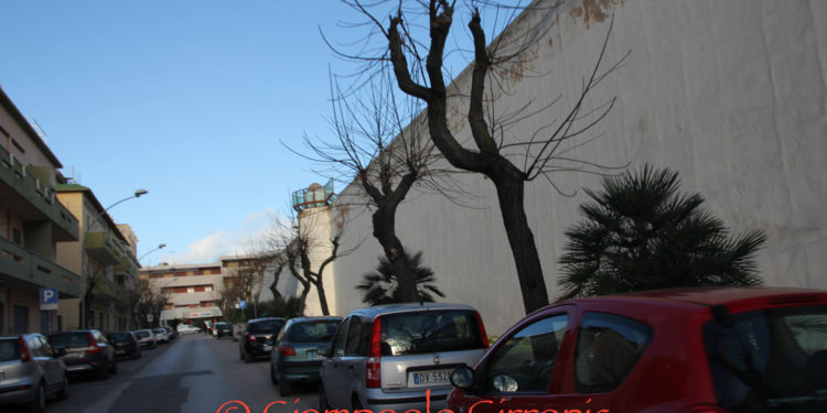 Alghero. Il Comune: «Preparare il terreno per il prossimo appalto per la raccolta dei rifiuti delle utenze commerciali»