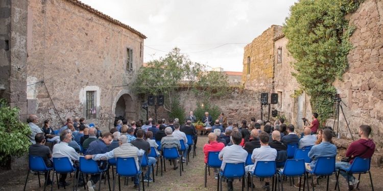 Incontri letterari, arti visive e musica dal 26 al 29 agosto a Neoneli, con il festival culturale Licanìas