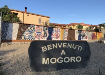 C’è stato un afflusso regolare e costante di visitatori ieri, a Mogoro, nella prima giornata della 60ª Fiera dell’Artigianato Artistico della Sardegna