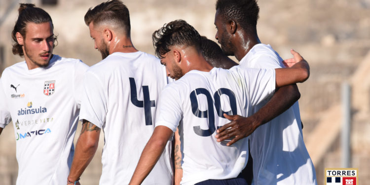 Il 2003 Francesco Rossi ultimo tassello della rosa della Torres. Domani, alle ore 17.00, partitella tutta in famiglia al Vanni Sanna