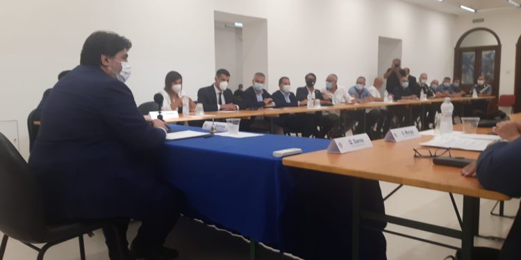 Christian Solinas ai sindaci dei Comuni colpiti dagli incendi: «La Regione al vostro fianco per ristori immediati e per la ripresa delle attività produttive»