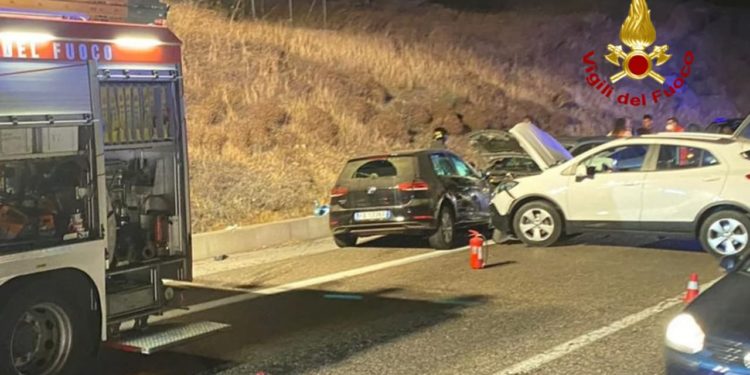 Sinnai: incidente stradale sulla statale 125, intervengono i vigili del fuoco