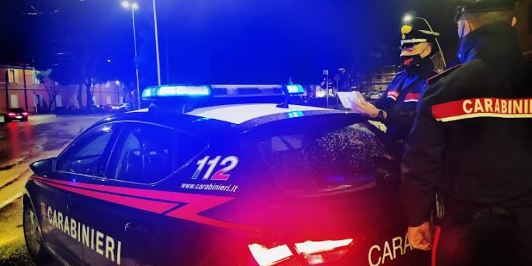 A Quartucciu una piccola rudimentale carica esplosiva a basso potenziale è stata sistemata da ignoti sul cofano di un’auto in sosta