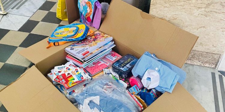 Sassari: dalla Polizia locale zaini e materiale scolastico per l’Istituto comprensivo di San Donato.
