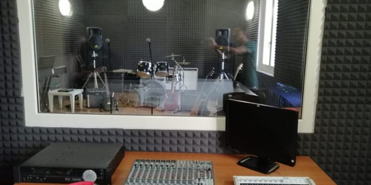 Venerdì 17 settembre, al Centro di aggregazione sociale di Sennori, verrà inaugurata una nuova sala di registrazione per i giovani musicisti