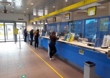 Poste italiane: a Cagliari, al rientro dalle vacanze, con App e Whatsapp il ritiro di pacchi e raccomandate si può prenotare su appuntamento