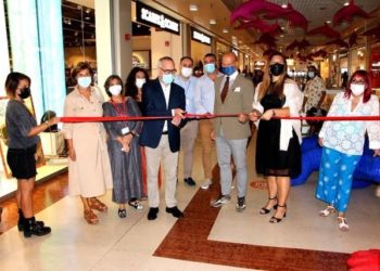 A Sassari e all’aeroporto di Alghero-Fertilia Riviera del Corallo la terza tappa di “RigenerArte”, la prima mostra diffusa di Cracking Art in Sardegna