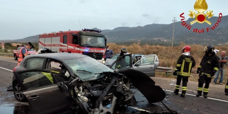 Incidente stradale al bivio di Bolotana, ferite due persone