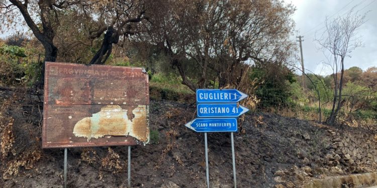 Con i fondi raccolti per l’emergenza in Montiferru, l’associazione Memoria Storica Torresina e la Biblioteca Popolare dello Sport “adottano” il Cuglieri calcio