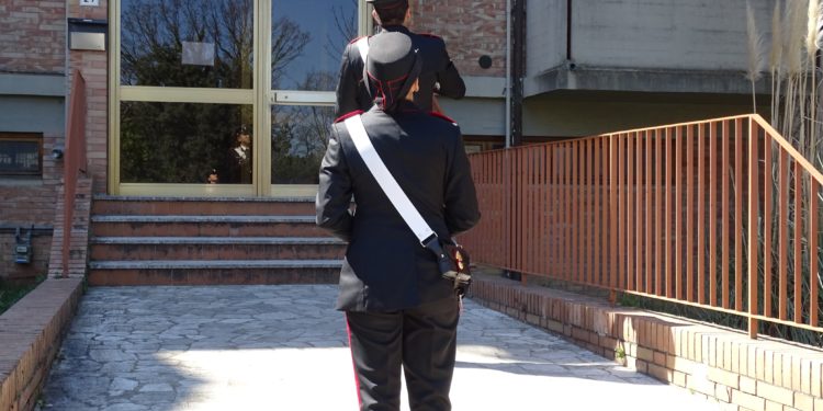 I carabinieri di Villacidro hanno arrestato un disoccupato ventinovenne del luogo, colpito da un ordine per la carcerazione in virtù di due decreti emessi dal Tribunale di Sorveglianza