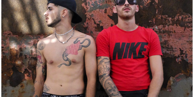 ROM, il nuovo brano di Gringo e Stifler con il video girato nel campo Rom spacca su YouTube con migliaia di visualizzazioni