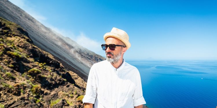 Domani sera a Sarroch, Samuel in concerto nei giardini di Villa Siotto