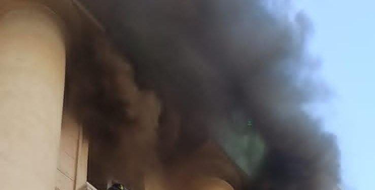 Incendio nella cappella dell’ospedale civile di Cagliari, l’intervento dei vigili del fuoco intorno alle 19.30