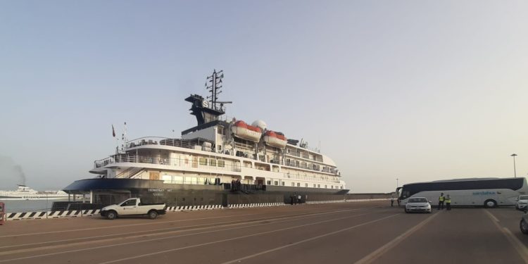 Porto Torres: arriva la Hebridean Sky, si apre la stagione delle crociere