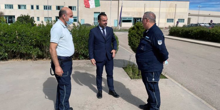 Bancali, aggredito un agente di polizia penitenziaria: la solidarietà di Michele Pais