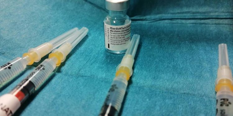 Aou Sassari: «Operatori sanitari vaccinati ancora protetti dopo 7 mesi»