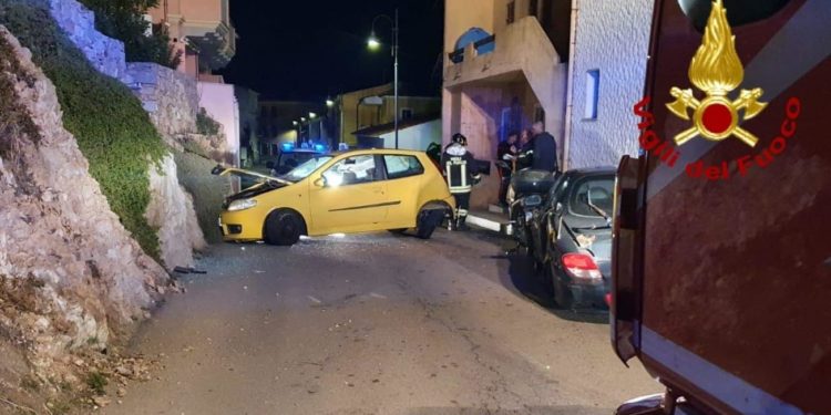 Incidente stradale a Santa Teresa di Gallura, intervengono i vigili del fuoco