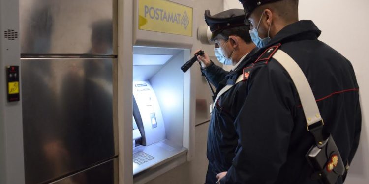 Un 34enne serbo, residente a Milano, è stato denunciato a piede libero dai carabinieri per tentata truffa aggravata ieri, ad Arbus