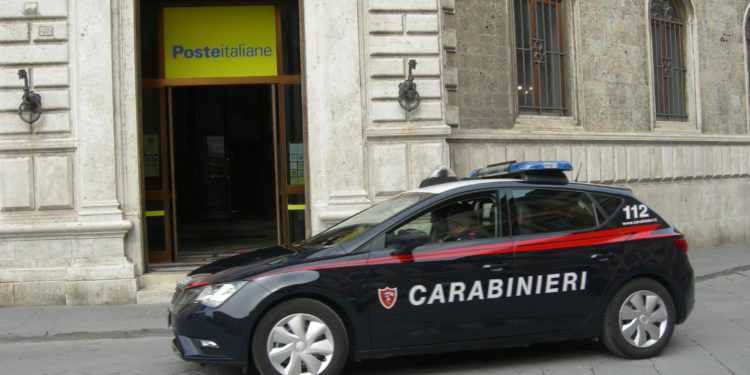 Ieri i carabinieri di Villacidro hanno denunciato due persone per truffa aggravata ai danni di una casalinga 60enne del luogo